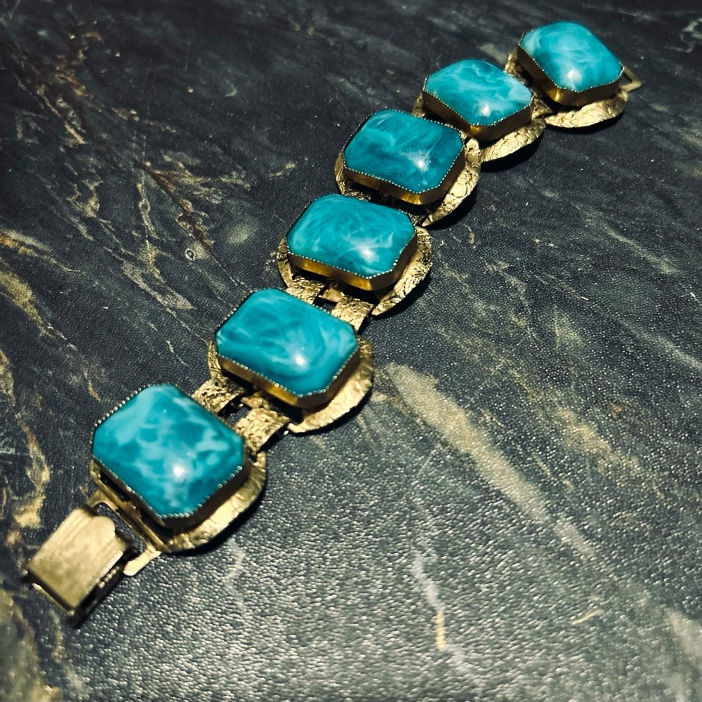 Chic Gold and Teal Stone Bracelet